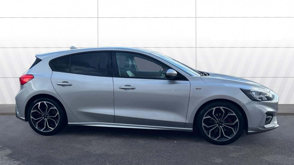 Ford Focus 1.0 EcoBoost 125 ST-Line X 5dr Petrol Hatchback - Image 5