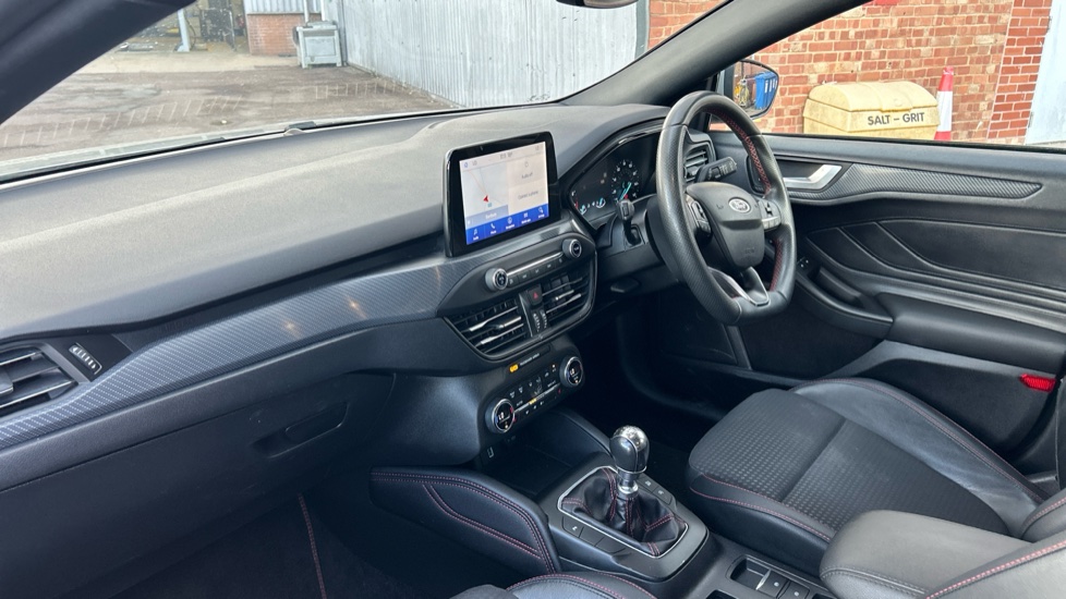 Ford Focus 1.0 EcoBoost 125 ST-Line X 5dr Petrol Hatchback - Image 9
