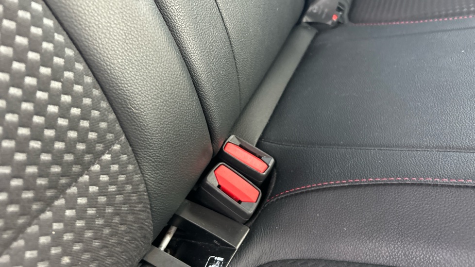 Ford Focus 1.0 EcoBoost 125 ST-Line X 5dr Petrol Hatchback - Image 17
