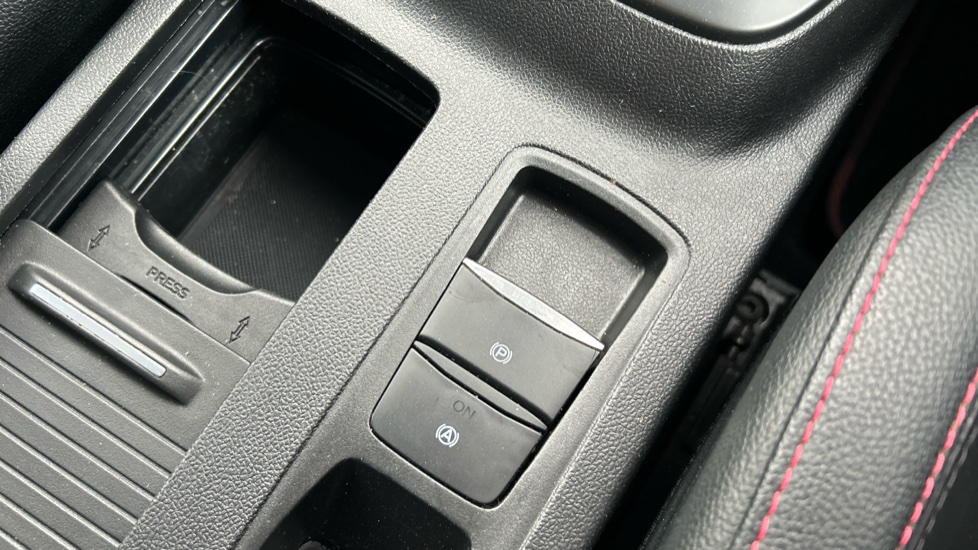 Ford Focus 1.0 EcoBoost 125 ST-Line X 5dr Petrol Hatchback - Image 31