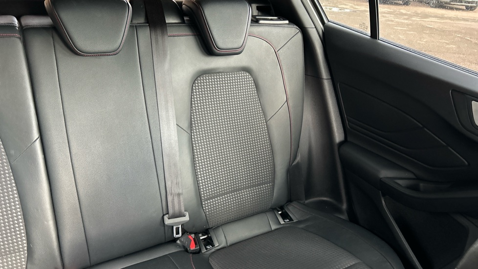 Ford Focus 1.0 EcoBoost 125 ST-Line X 5dr Petrol Hatchback - Image 39