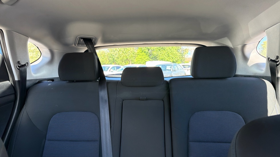 Hyundai TUCSON 1.6 GDi Blue Drive SE 5dr 2WD Petrol Estate - Image 15