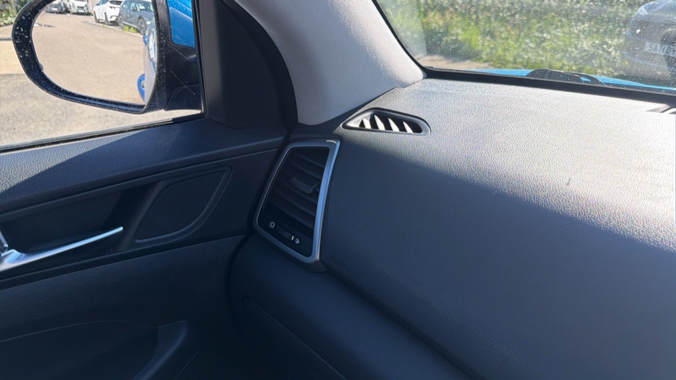 Hyundai TUCSON 1.6 GDi Blue Drive SE 5dr 2WD Petrol Estate - Image 40