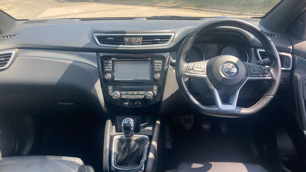 Nissan Qashqai 1.6 DiG-T Tekna+ 5dr Petrol Hatchback - Image 10