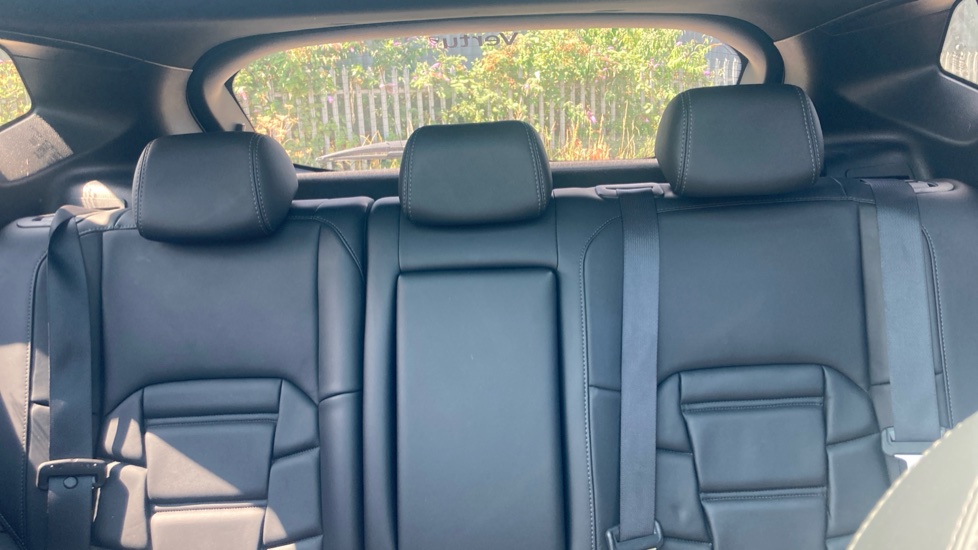 Nissan Qashqai 1.6 DiG-T Tekna+ 5dr Petrol Hatchback - Image 15