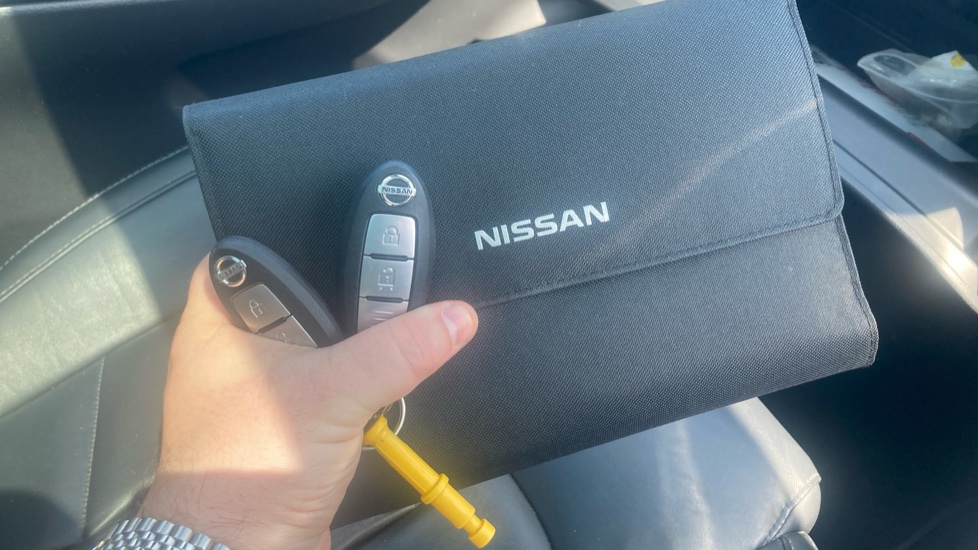 Nissan Qashqai 1.6 DiG-T Tekna+ 5dr Petrol Hatchback - Image 19