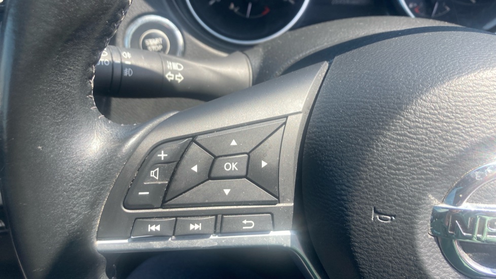 Nissan Qashqai 1.6 DiG-T Tekna+ 5dr Petrol Hatchback - Image 21