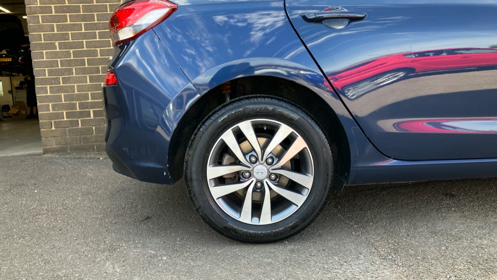 Hyundai i30 1.4T GDI SE Nav 5dr Petrol Hatchback - Image 7
