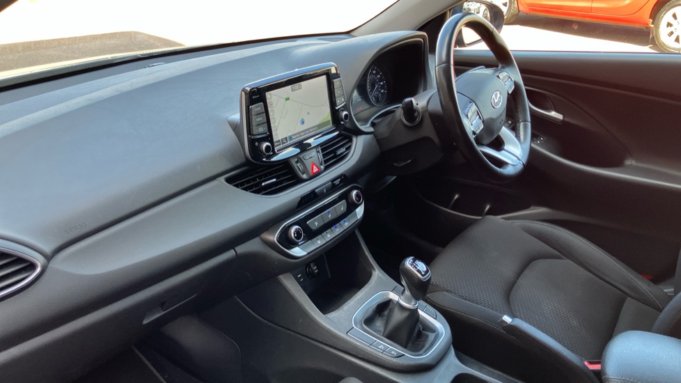 Hyundai i30 1.4T GDI SE Nav 5dr Petrol Hatchback - Image 9