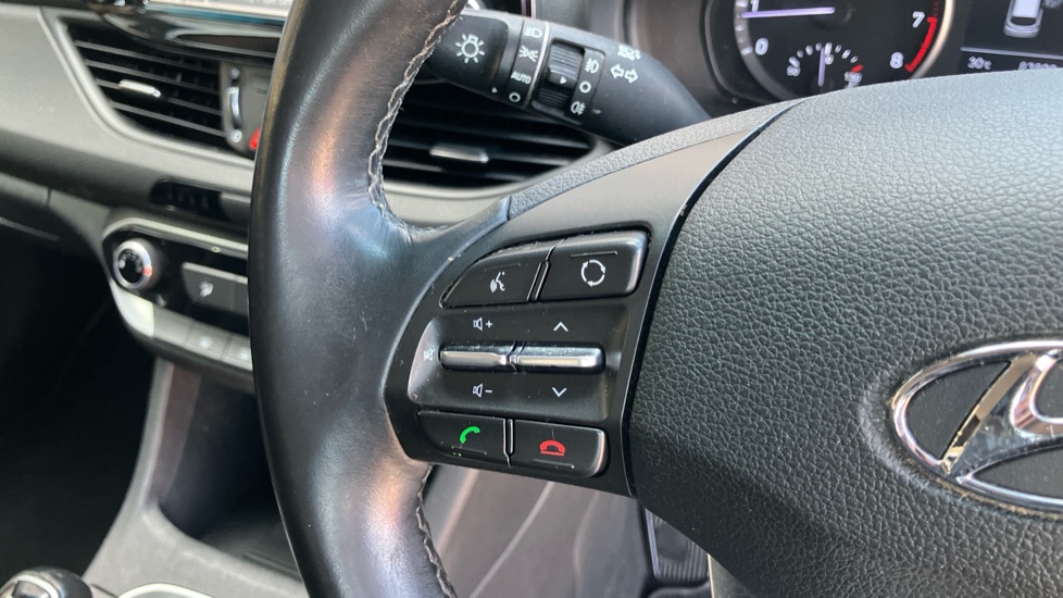 Hyundai i30 1.4T GDI SE Nav 5dr Petrol Hatchback - Image 30