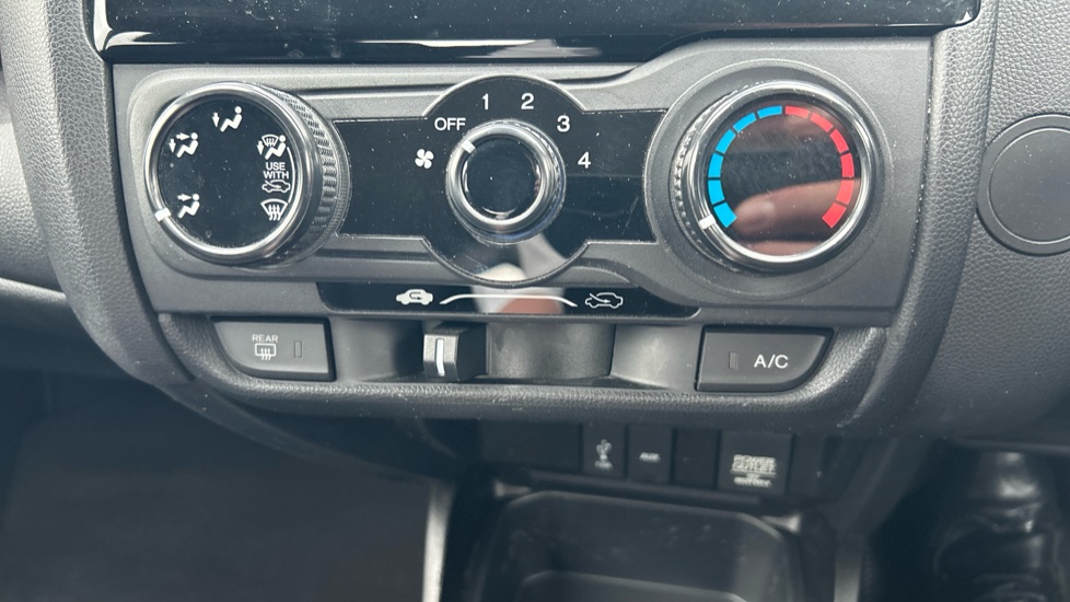 Honda Jazz 1.3 i-VTEC S 5dr Petrol Hatchback - Image 32