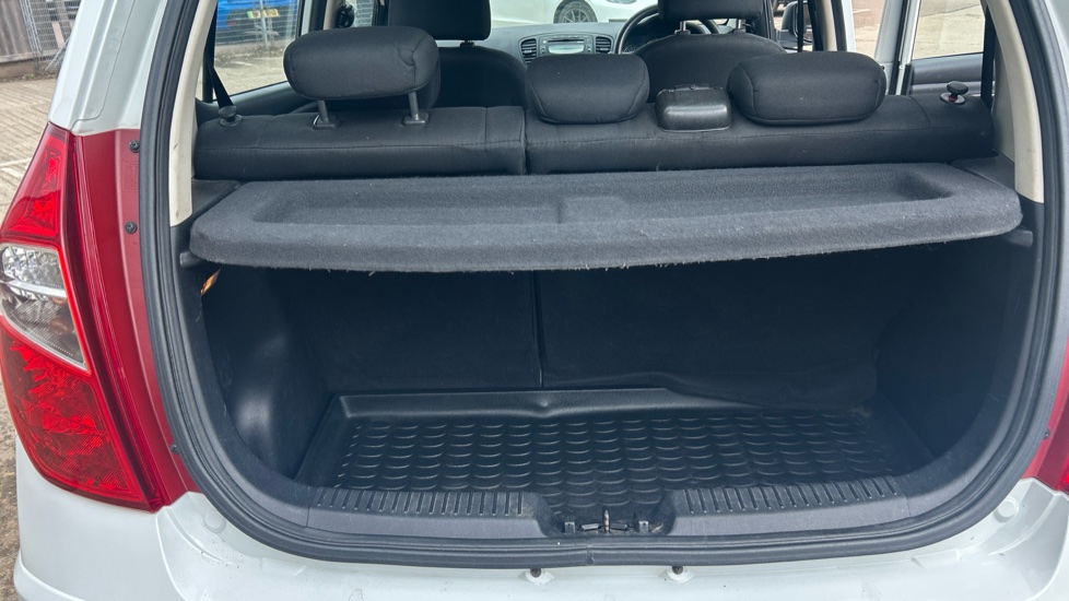 Hyundai i10 1.2 Classic 5dr Petrol Hatchback - Image 4