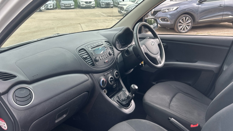 Hyundai i10 1.2 Classic 5dr Petrol Hatchback - Image 9