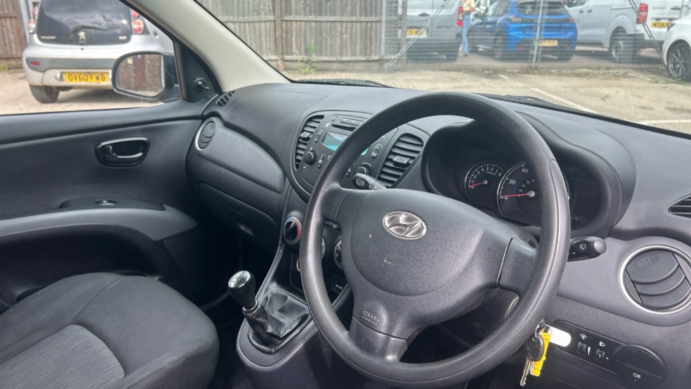 Hyundai i10 1.2 Classic 5dr Petrol Hatchback - Image 11