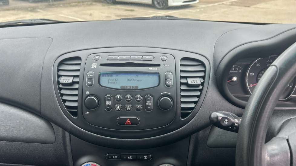 Hyundai i10 1.2 Classic 5dr Petrol Hatchback - Image 12