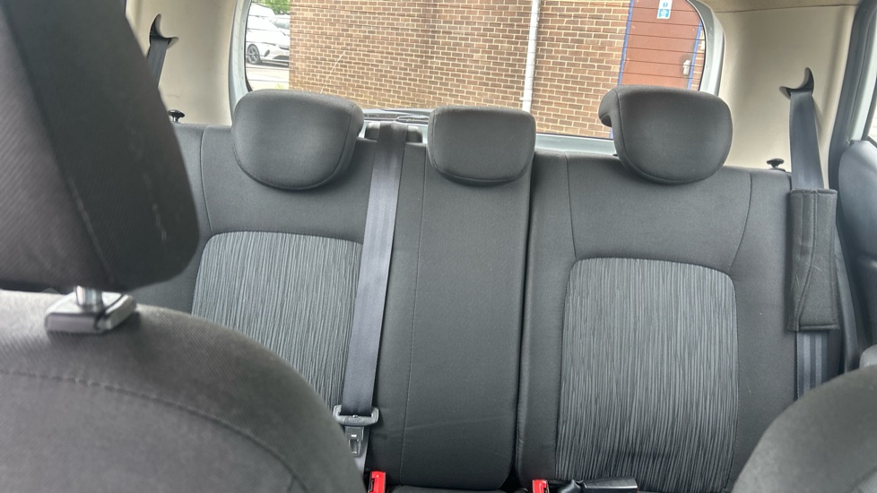 Hyundai i10 1.2 Classic 5dr Petrol Hatchback - Image 15