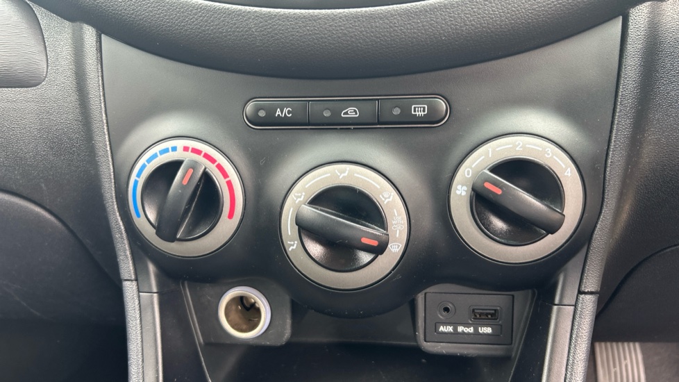 Hyundai i10 1.2 Classic 5dr Petrol Hatchback - Image 25
