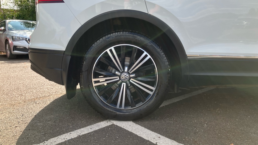 Volkswagen Tiguan 2.0 TDi 150 SE Nav 5dr Diesel Estate - Image 7