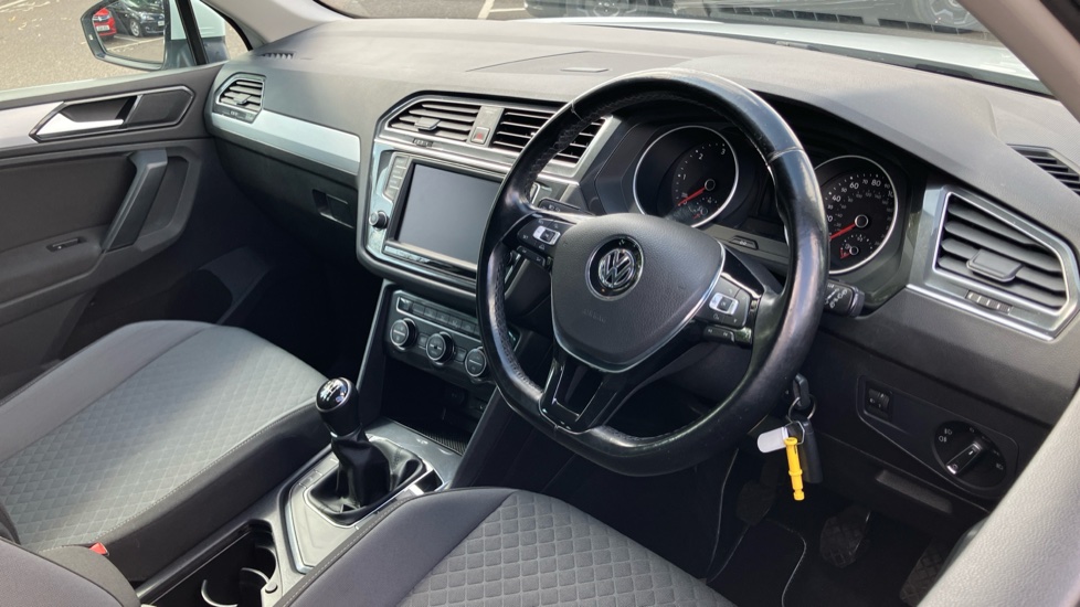 Volkswagen Tiguan 2.0 TDi 150 SE Nav 5dr Diesel Estate - Image 11