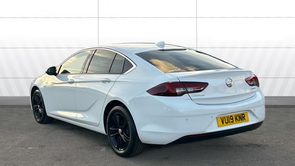 Vauxhall Insignia 1.5T SRi 5dr Petrol Hatchback - Image 2