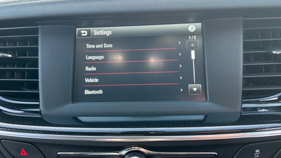 Vauxhall Insignia 1.5T SRi 5dr Petrol Hatchback - Image 31