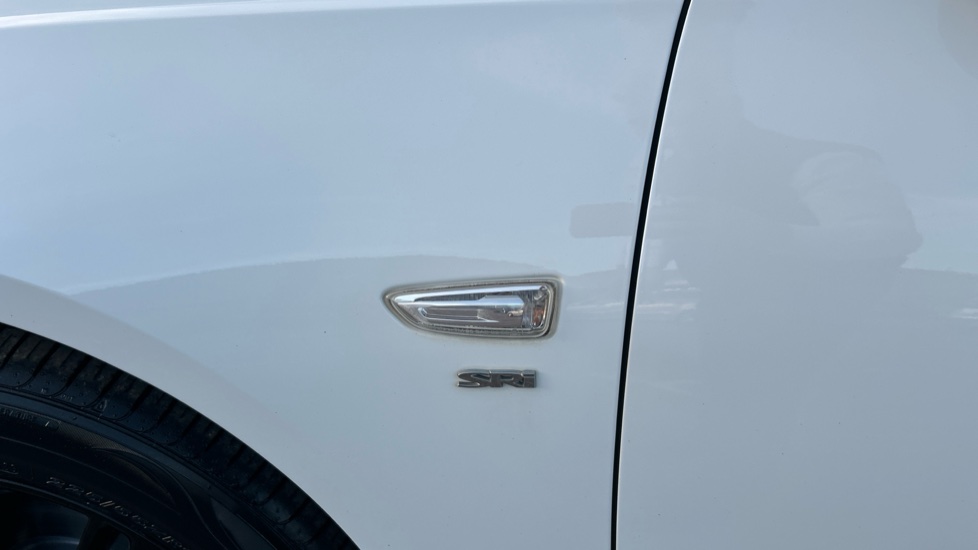 Vauxhall Insignia 1.5T SRi 5dr Petrol Hatchback - Image 51