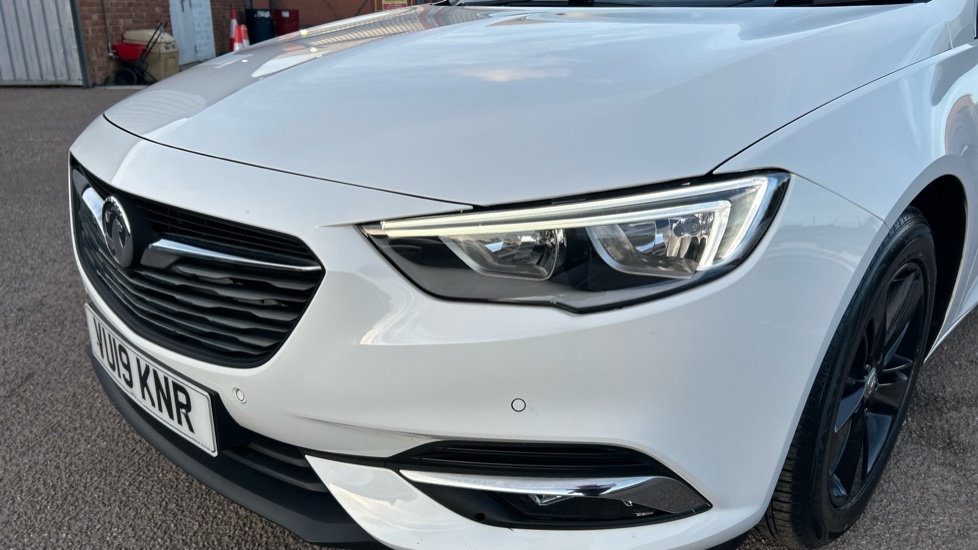 Vauxhall Insignia 1.5T SRi 5dr Petrol Hatchback - Image 52