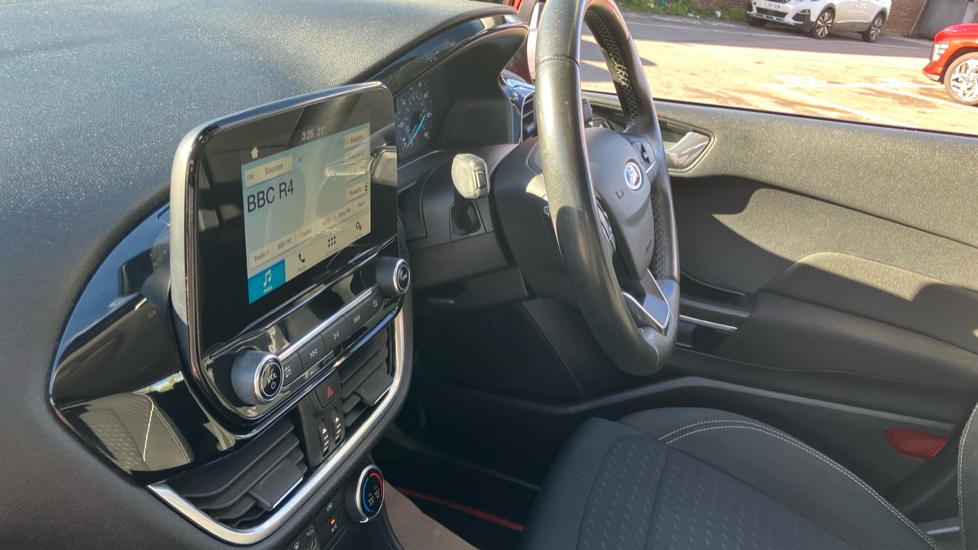 Ford Fiesta 1.0 EcoBoost Zetec 5dr Petrol Hatchback - Image 9