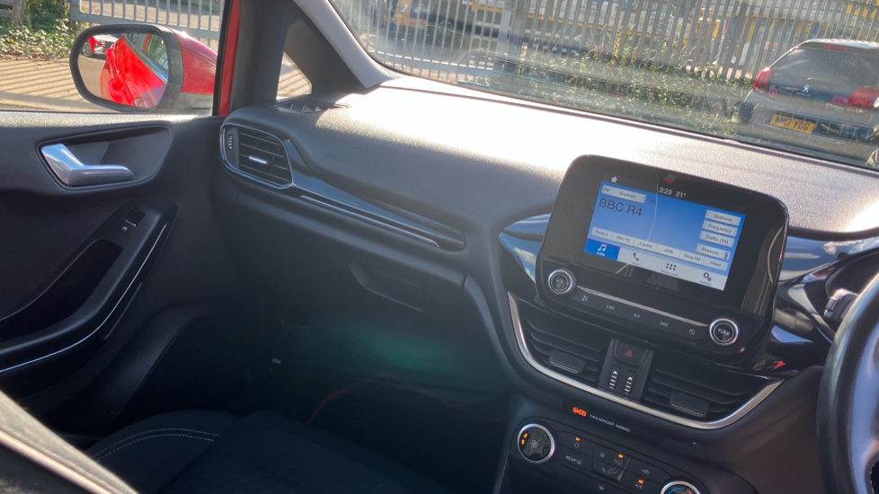 Ford Fiesta 1.0 EcoBoost Zetec 5dr Petrol Hatchback - Image 14