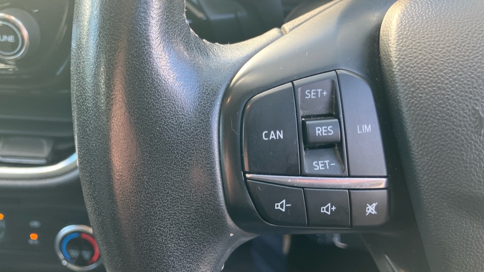 Ford Fiesta 1.0 EcoBoost Zetec 5dr Petrol Hatchback - Image 32