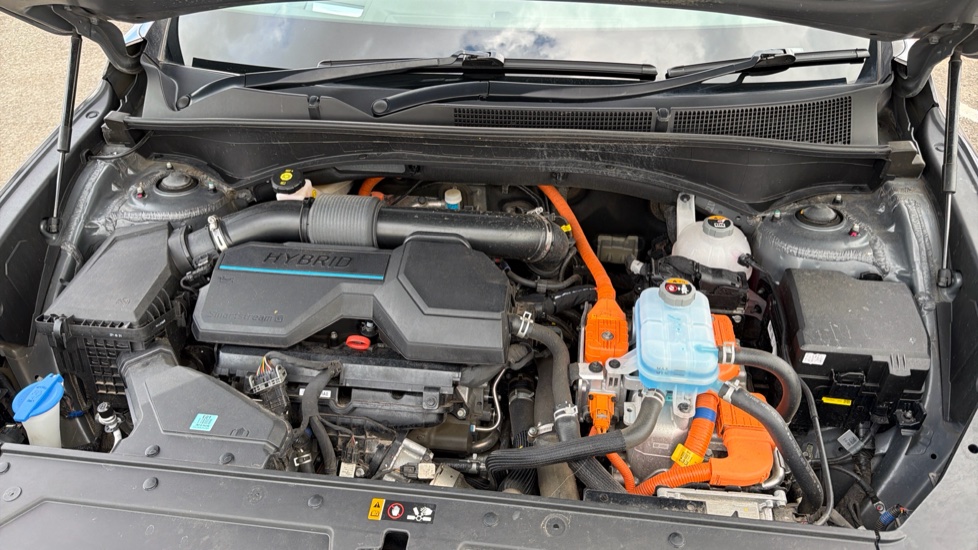 Hyundai SANTA FE 1.6 TGDi Plug-in Hybrid Ultimate 5dr 4WD Auto Estate - Image 8