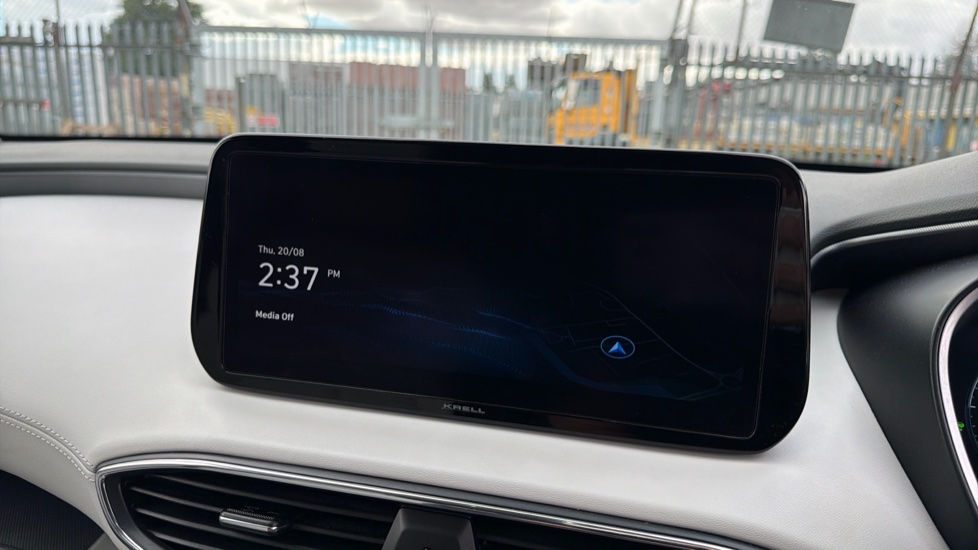 Hyundai SANTA FE 1.6 TGDi Plug-in Hybrid Ultimate 5dr 4WD Auto Estate - Image 12