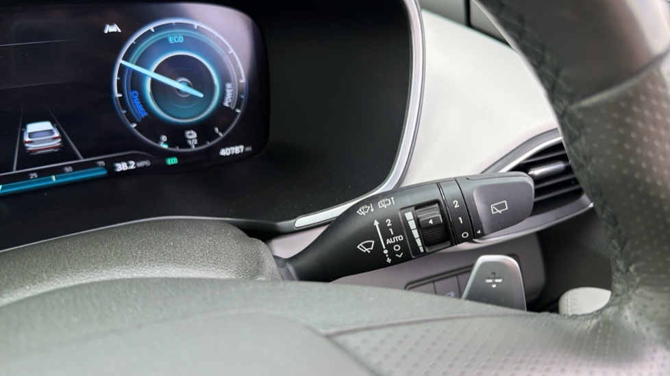 Hyundai SANTA FE 1.6 TGDi Plug-in Hybrid Ultimate 5dr 4WD Auto Estate - Image 23