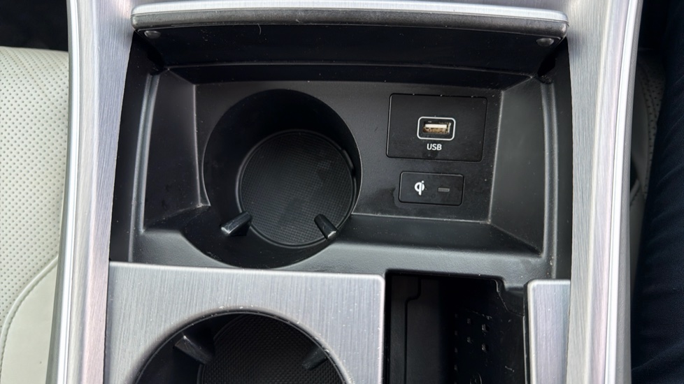 Hyundai SANTA FE 1.6 TGDi Plug-in Hybrid Ultimate 5dr 4WD Auto Estate - Image 33