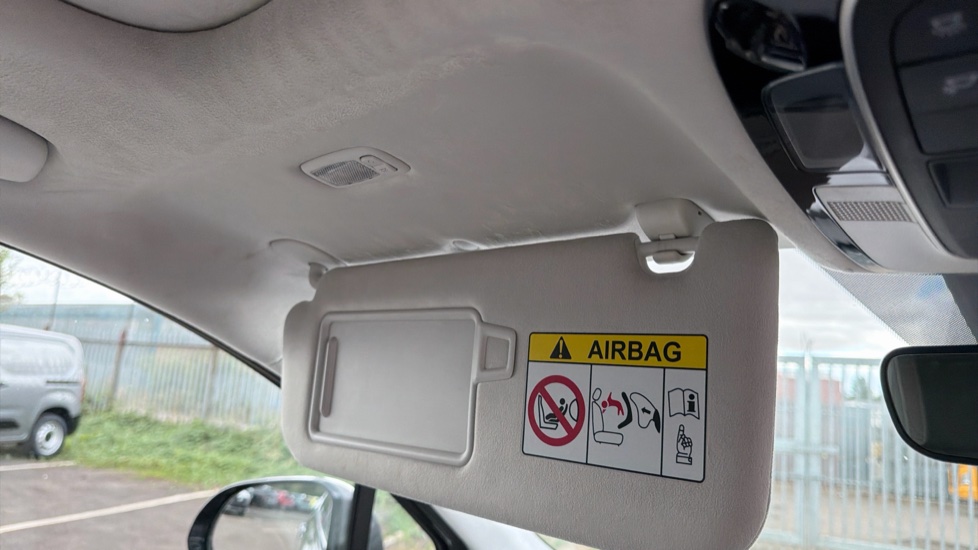 Hyundai SANTA FE 1.6 TGDi Plug-in Hybrid Ultimate 5dr 4WD Auto Estate - Image 40