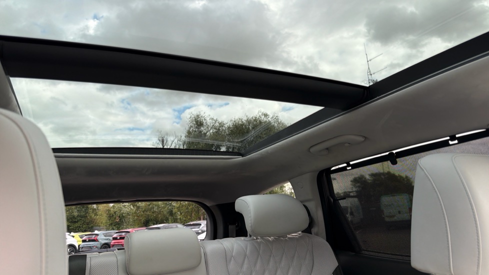 Hyundai SANTA FE 1.6 TGDi Plug-in Hybrid Ultimate 5dr 4WD Auto Estate - Image 41