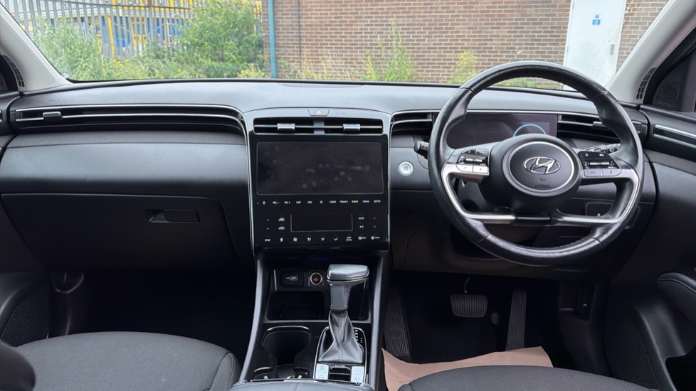 Hyundai TUCSON 1.6 TGDi 48V MHD Premium 5dr 2WD DCT Petrol Estate - Image 10