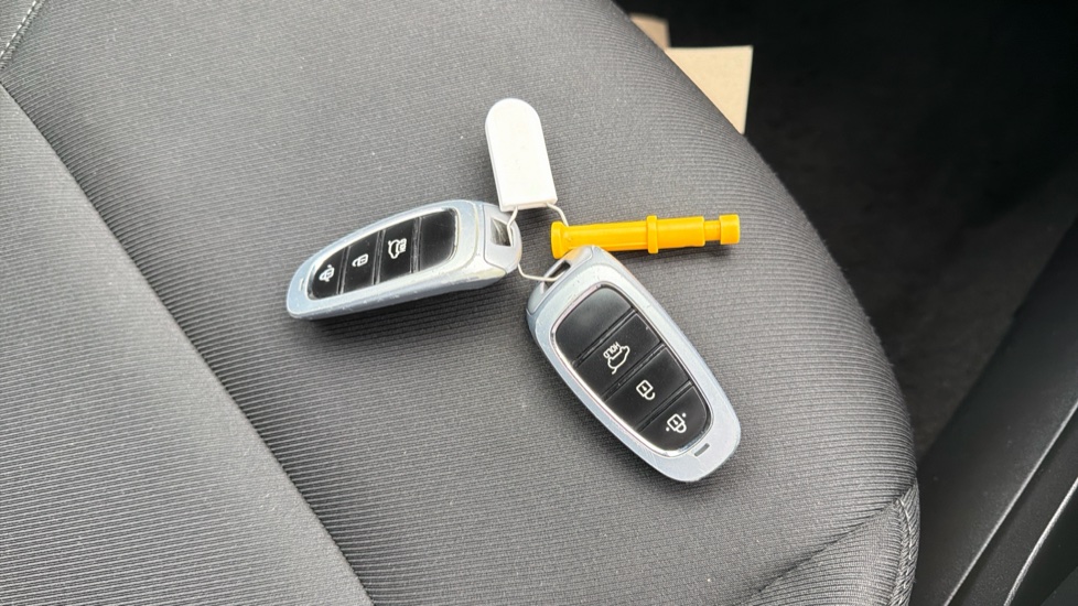 Hyundai TUCSON 1.6 TGDi 48V MHD Premium 5dr 2WD DCT Petrol Estate - Image 20