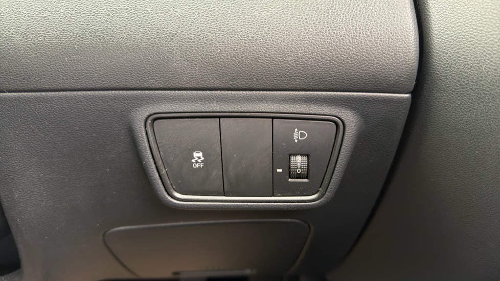 Hyundai TUCSON 1.6 TGDi 48V MHD Premium 5dr 2WD DCT Petrol Estate - Image 26