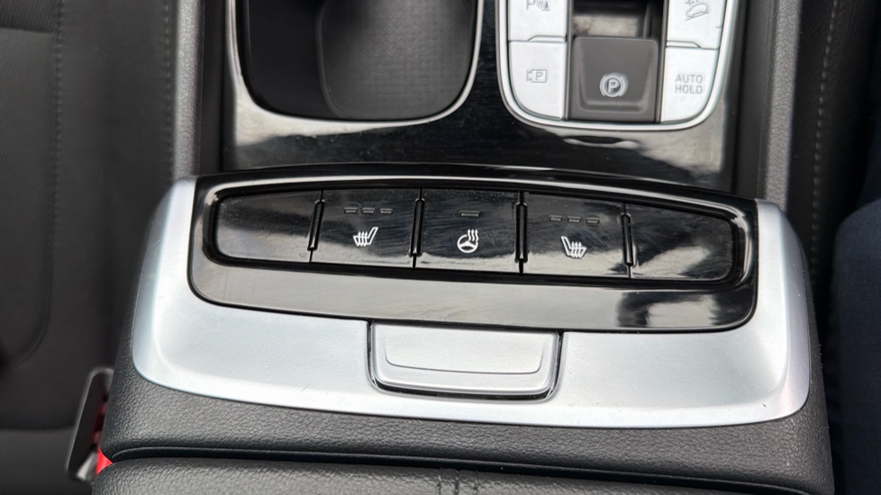 Hyundai TUCSON 1.6 TGDi 48V MHD Premium 5dr 2WD DCT Petrol Estate - Image 33