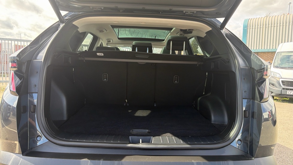 Hyundai TUCSON 1.6 TGDi Hybrid 230 Ultimate 5dr 2WD Auto Hybrid Estate - Image 4