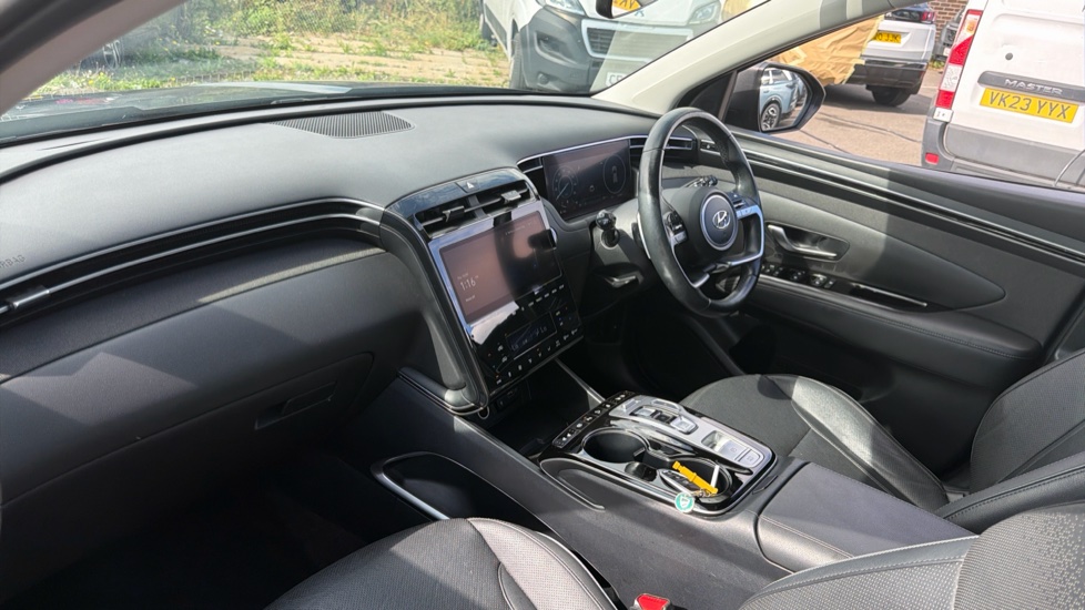 Hyundai TUCSON 1.6 TGDi Hybrid 230 Ultimate 5dr 2WD Auto Hybrid Estate - Image 9