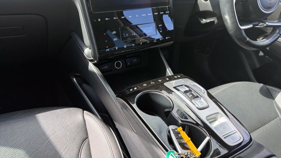 Hyundai TUCSON 1.6 TGDi Hybrid 230 Ultimate 5dr 2WD Auto Hybrid Estate - Image 13