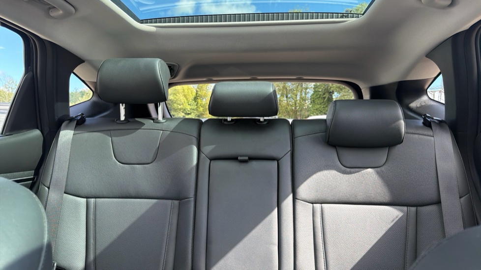 Hyundai TUCSON 1.6 TGDi Hybrid 230 Ultimate 5dr 2WD Auto Hybrid Estate - Image 15