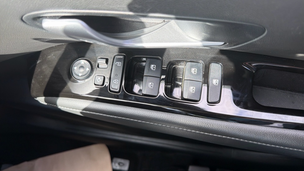 Hyundai TUCSON 1.6 TGDi Hybrid 230 Ultimate 5dr 2WD Auto Hybrid Estate - Image 30