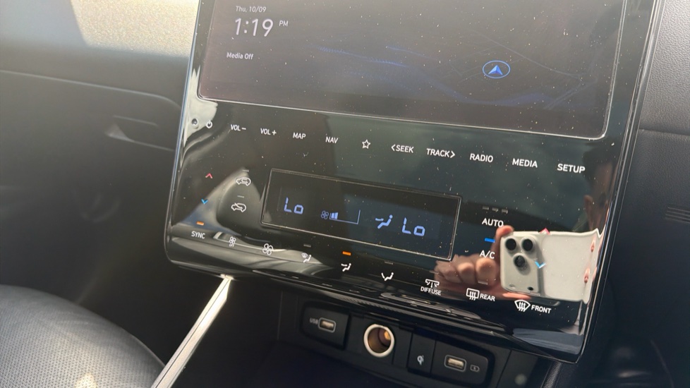 Hyundai TUCSON 1.6 TGDi Hybrid 230 Ultimate 5dr 2WD Auto Hybrid Estate - Image 31