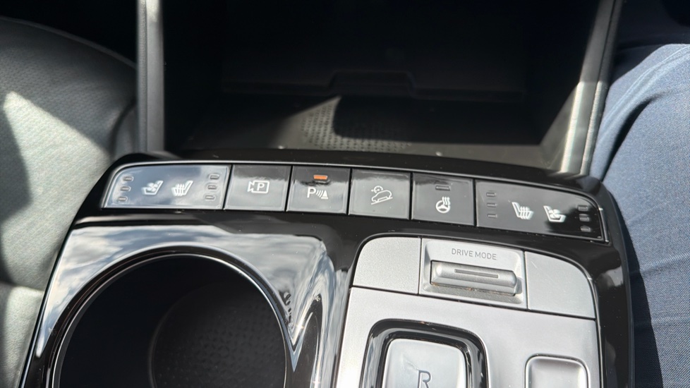 Hyundai TUCSON 1.6 TGDi Hybrid 230 Ultimate 5dr 2WD Auto Hybrid Estate - Image 33
