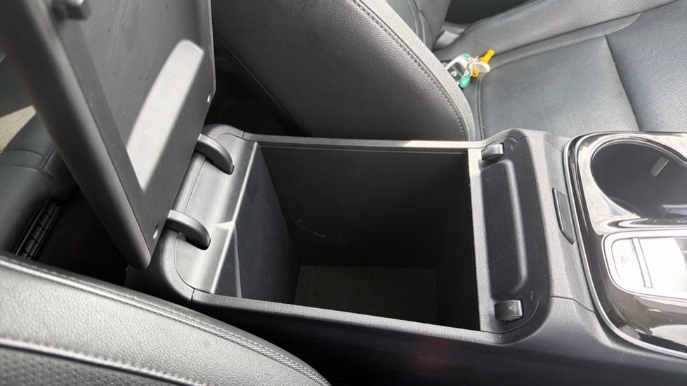 Hyundai TUCSON 1.6 TGDi Hybrid 230 Ultimate 5dr 2WD Auto Hybrid Estate - Image 37