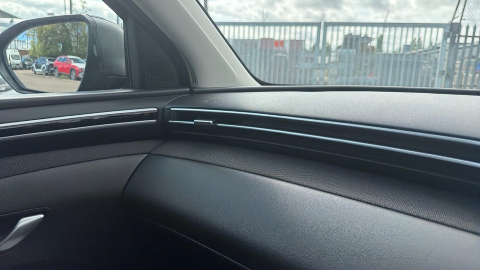 Hyundai TUCSON 1.6 TGDi Hybrid 230 Ultimate 5dr 2WD Auto Hybrid Estate - Image 38