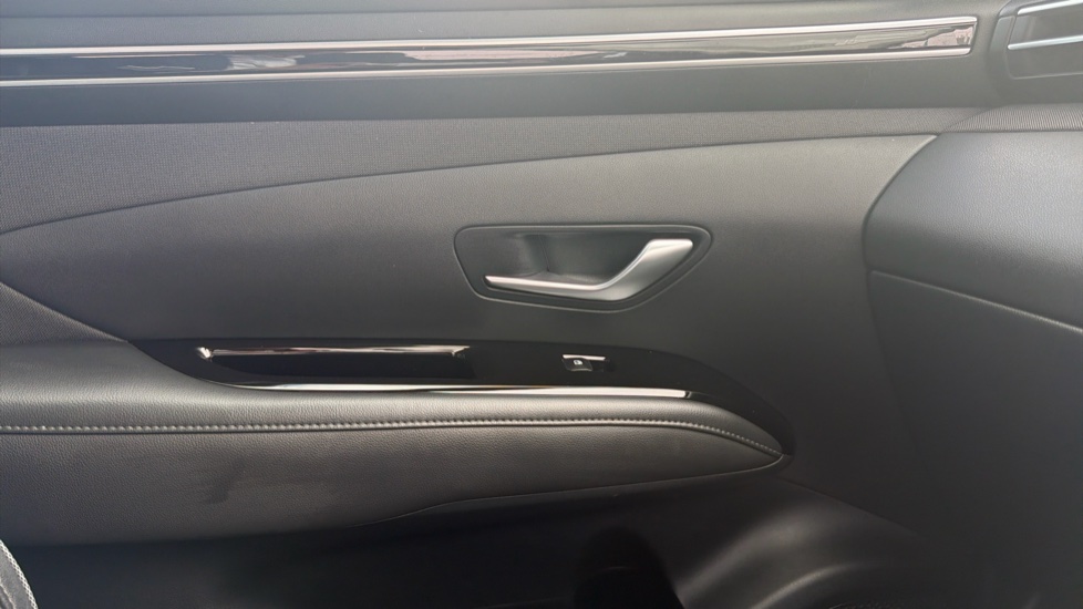 Hyundai TUCSON 1.6 TGDi Hybrid 230 Ultimate 5dr 2WD Auto Hybrid Estate - Image 39